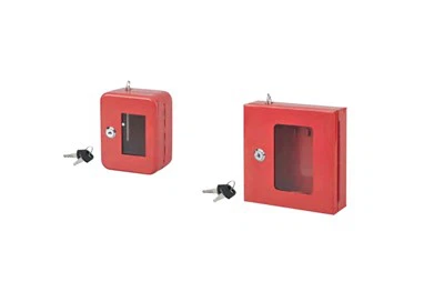 Kulcsszekrény ablakkal